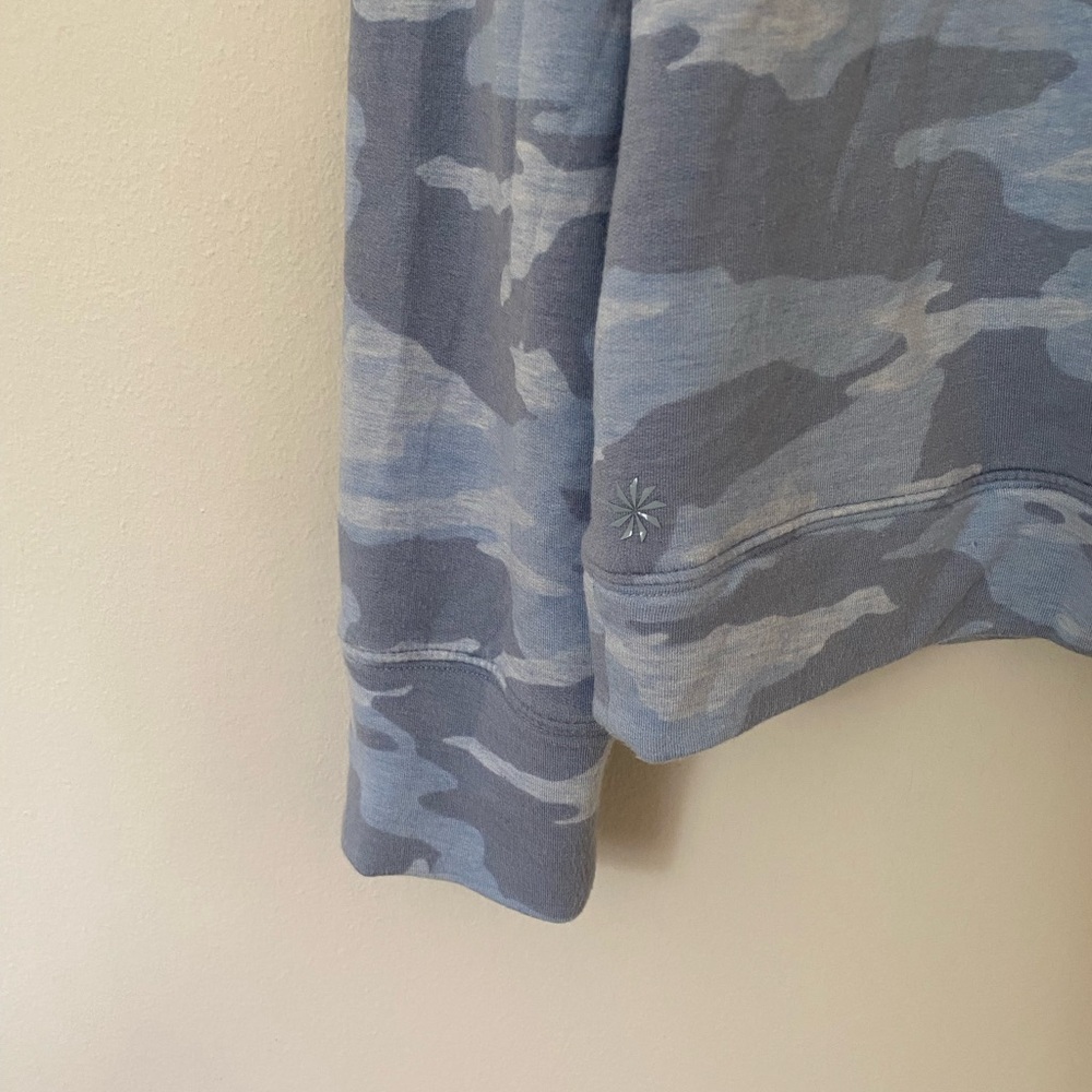 Athleta Girl Heather Blue Camo Printed Warm Up Sweatshirt Size XXL - Picture 5 of 7